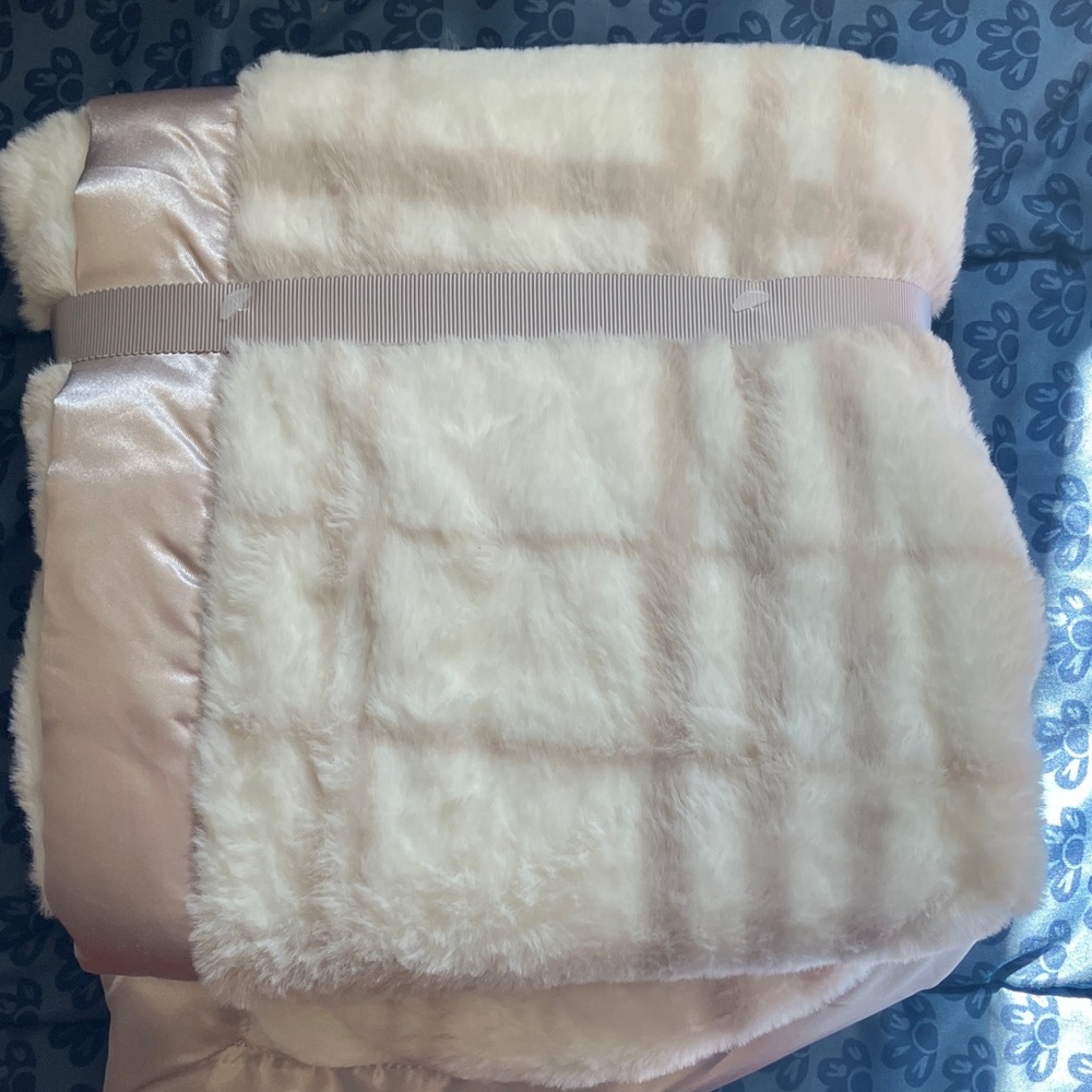 Cream Baby Blanket - Picture 5 of 7